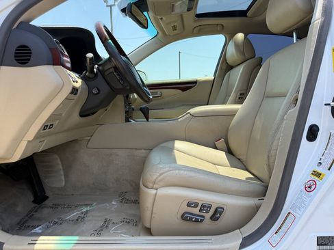 Used 2007 Lexus LS 460 RWD image 9