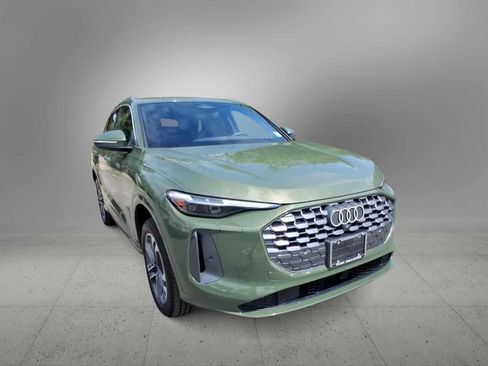 Certified 2025 Audi Q5 Premium w/ Premium Plus AWD/4WD image 2