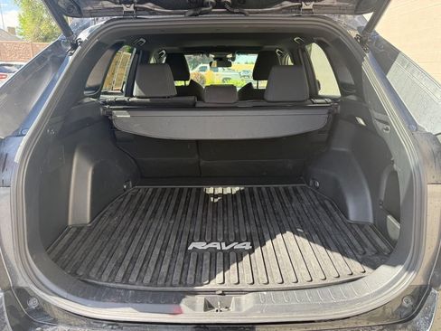 Used 2022 Toyota RAV4 SE w/ Convenience Package AWD/4WD image 27
