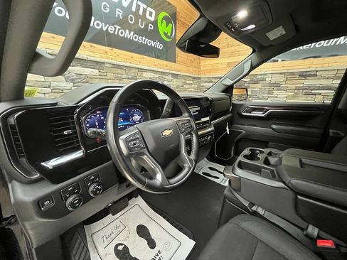 Used 2024 Chevrolet Silverado 1500 LT AWD/4WD image 25