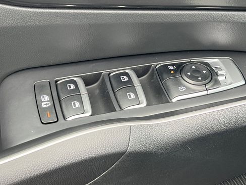 Certified 2025 Kia Sorento S image 13