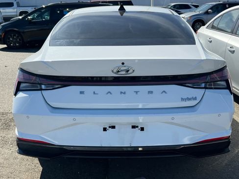 Used 2021 Hyundai Elantra Limited w/ Cargo Package image 5