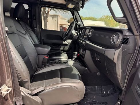 Used 2023 Jeep Wrangler Unlimited Sahara w/ Cold Weather Group AWD/4WD image 26