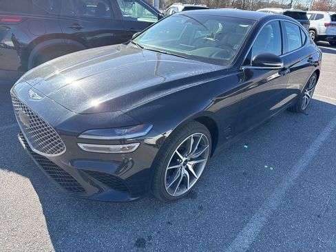 Used 2024 Genesis G70 2.5T image 8