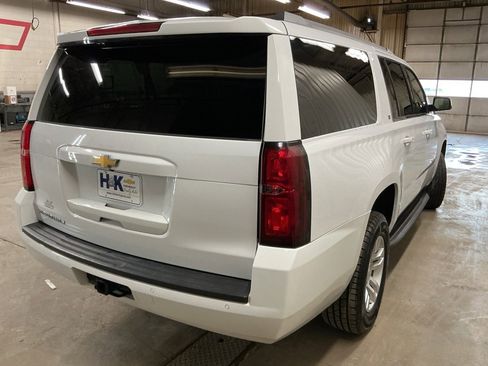 Used 2019 Chevrolet Suburban LT image 10