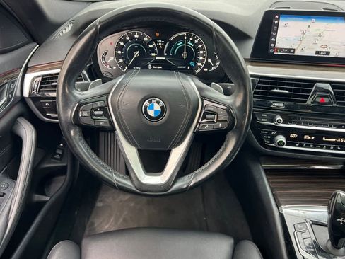 Used 2018 BMW 530e w/ Premium Package 2 image 15