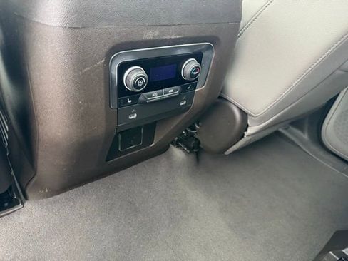 Used 2022 Chevrolet Tahoe Z71 w/ Z71 Off-Road Package image 10