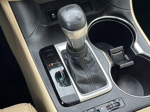 Used 2015 Toyota Highlander Limited Platinum image 18