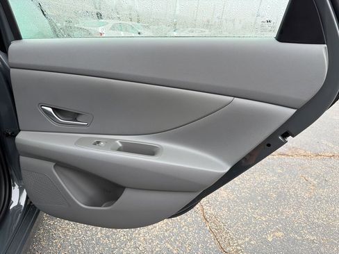 New 2026 Hyundai Elantra SE image 16