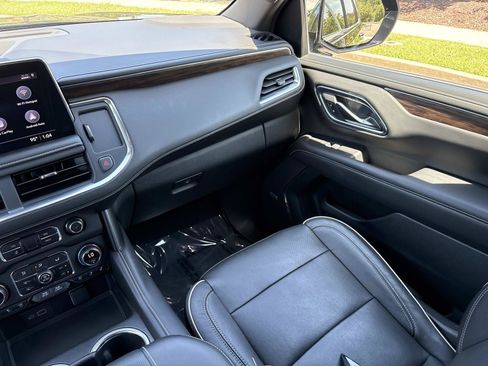 Used 2021 Chevrolet Tahoe Premier w/ Premium Package AWD/4WD image 29