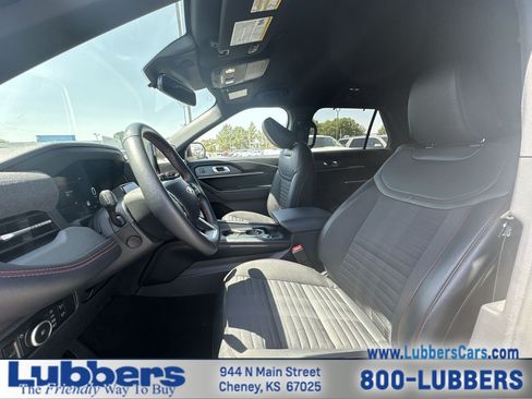 Used 2025 Ford Explorer ST-Line w/ Premium Package RWD image 11