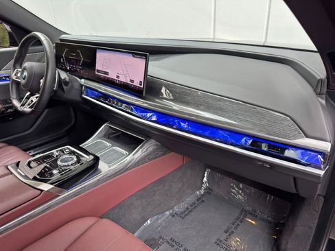 Used 2023 BMW 760i xDrive AWD/4WD image 15