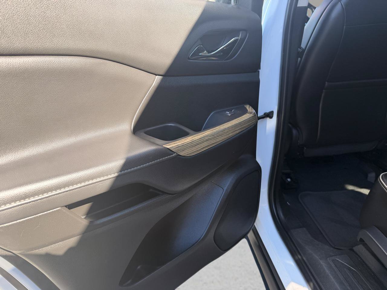 Used 2019 GMC Acadia Denali AWD/4WD image 21