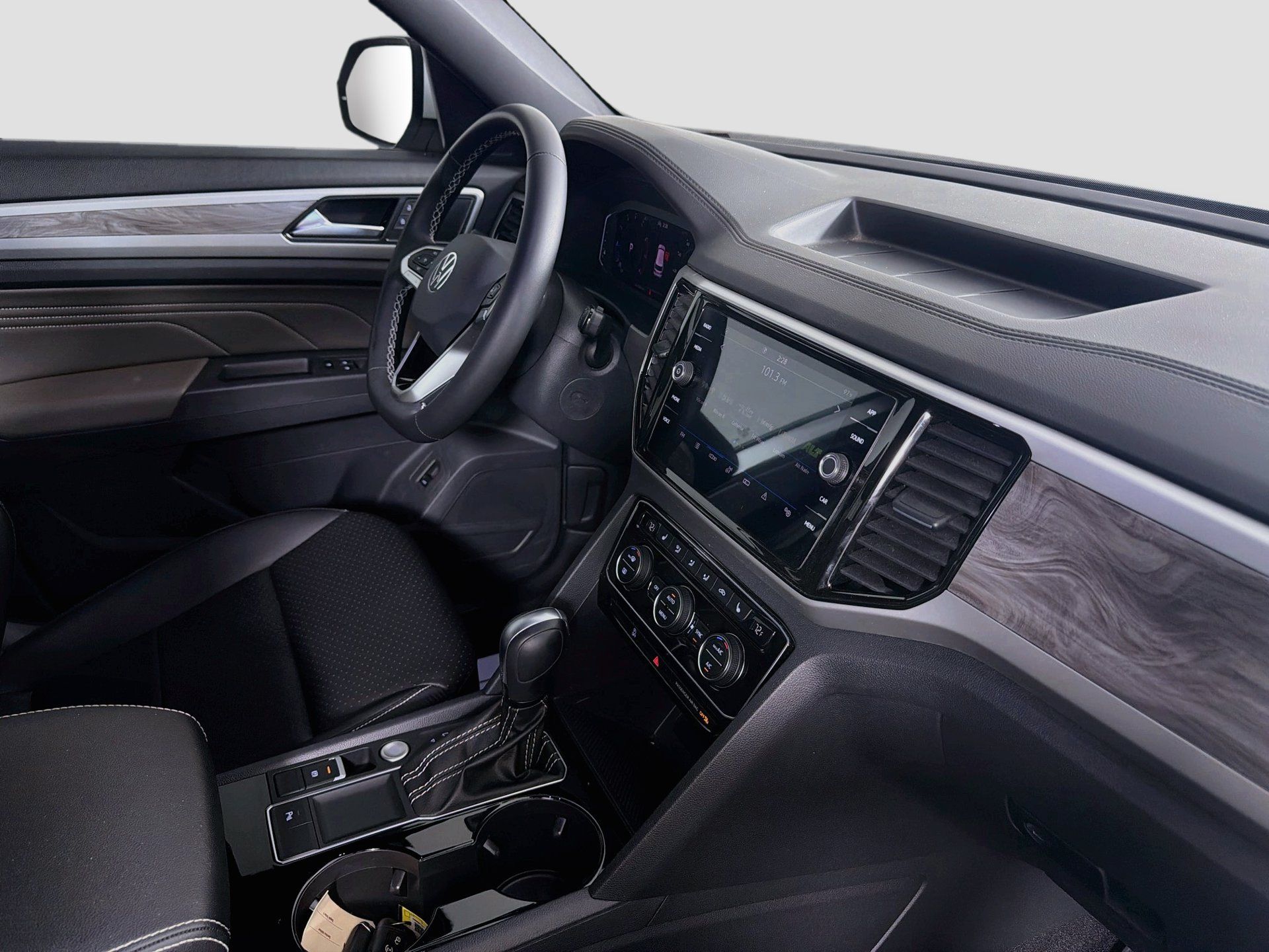Certified 2023 Volkswagen Atlas Cross Sport SE FWD image 25