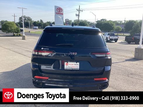 Used 2023 Jeep Grand Cherokee L Summit w/ Advanced Protech Group IV image 4