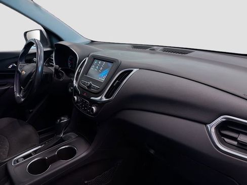 Used 2018 Chevrolet Equinox LT image 24