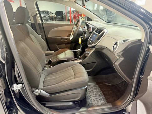Used 2018 Chevrolet Sonic LT image 31