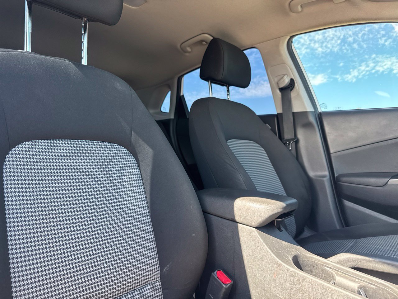 Used 2023 Hyundai Kona SE AWD/4WD image 33