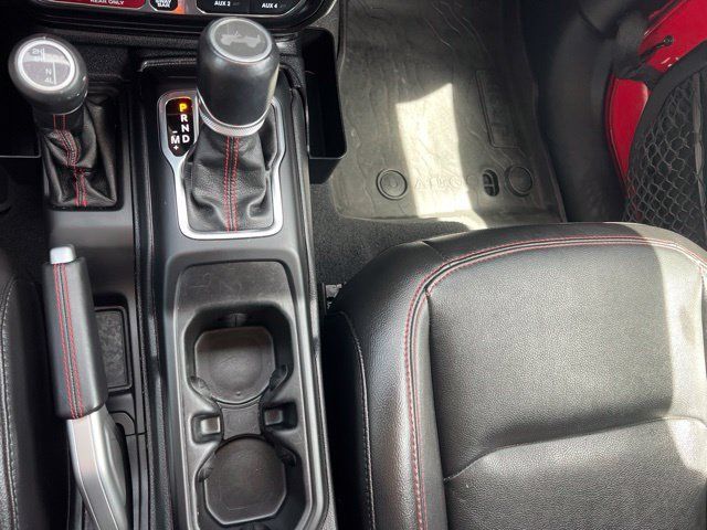 Used 2021 Jeep Wrangler Unlimited Rubicon w/ Dual Top Group AWD/4WD image 14