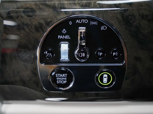 Used 2022 Rolls-Royce Cullinan w/ Dark Exterior Package AWD/4WD image 62