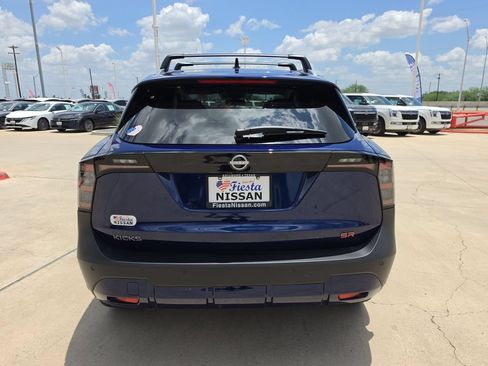 New 2026 Nissan Kicks SR w/ Cold Weather Package FWD image 6