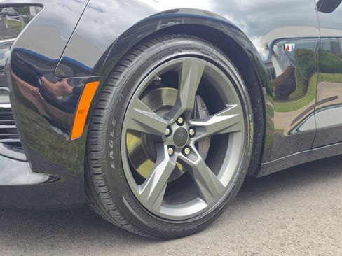 Used 2018 Chevrolet Camaro SS RWD image 14
