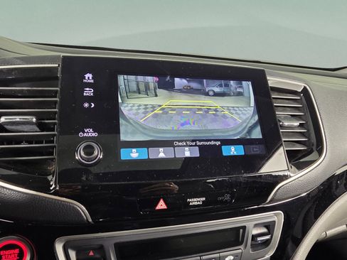 Used 2020 Honda Pilot Touring image 16