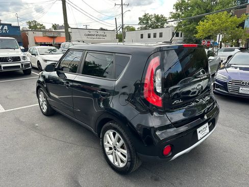 Used 2017 Kia Soul + FWD image 7