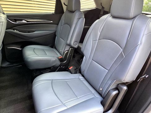 Used 2020 Buick Enclave Essence image 14