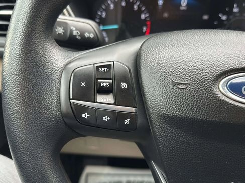 Used 2020 Ford Escape SE image 19