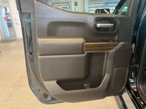 Used 2021 Chevrolet Silverado 1500 LT Trail Boss w/ Convenience Package II AWD/4WD image 30