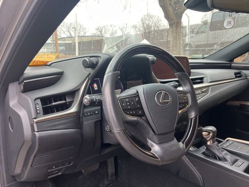 Used 2019 Lexus ES 350 image 11