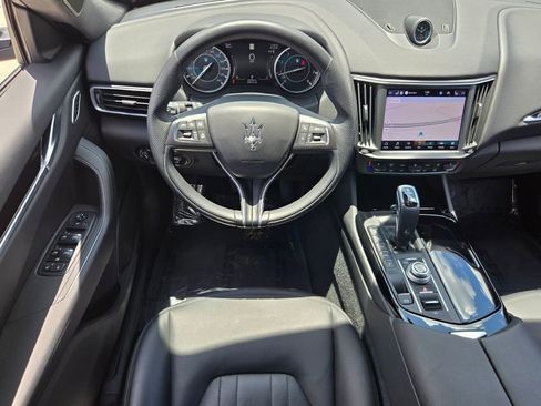Used 2023 Maserati Levante GT AWD/4WD image 12