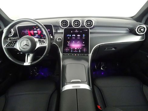 Used 2024 Mercedes-Benz GLC 300 image 31