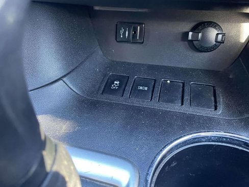 Used 2015 Toyota Highlander LE image 41