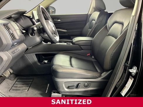 Used 2025 Nissan Pathfinder SL AWD/4WD image 20