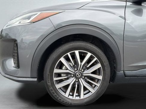 Used 2021 Nissan Kicks SV FWD image 34