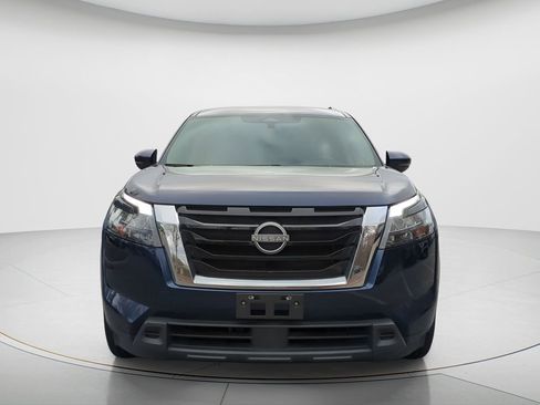 Used 2025 Nissan Pathfinder SV image 9