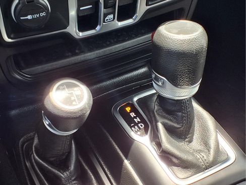 Used 2022 Jeep Wrangler Unlimited Sport AWD/4WD image 18