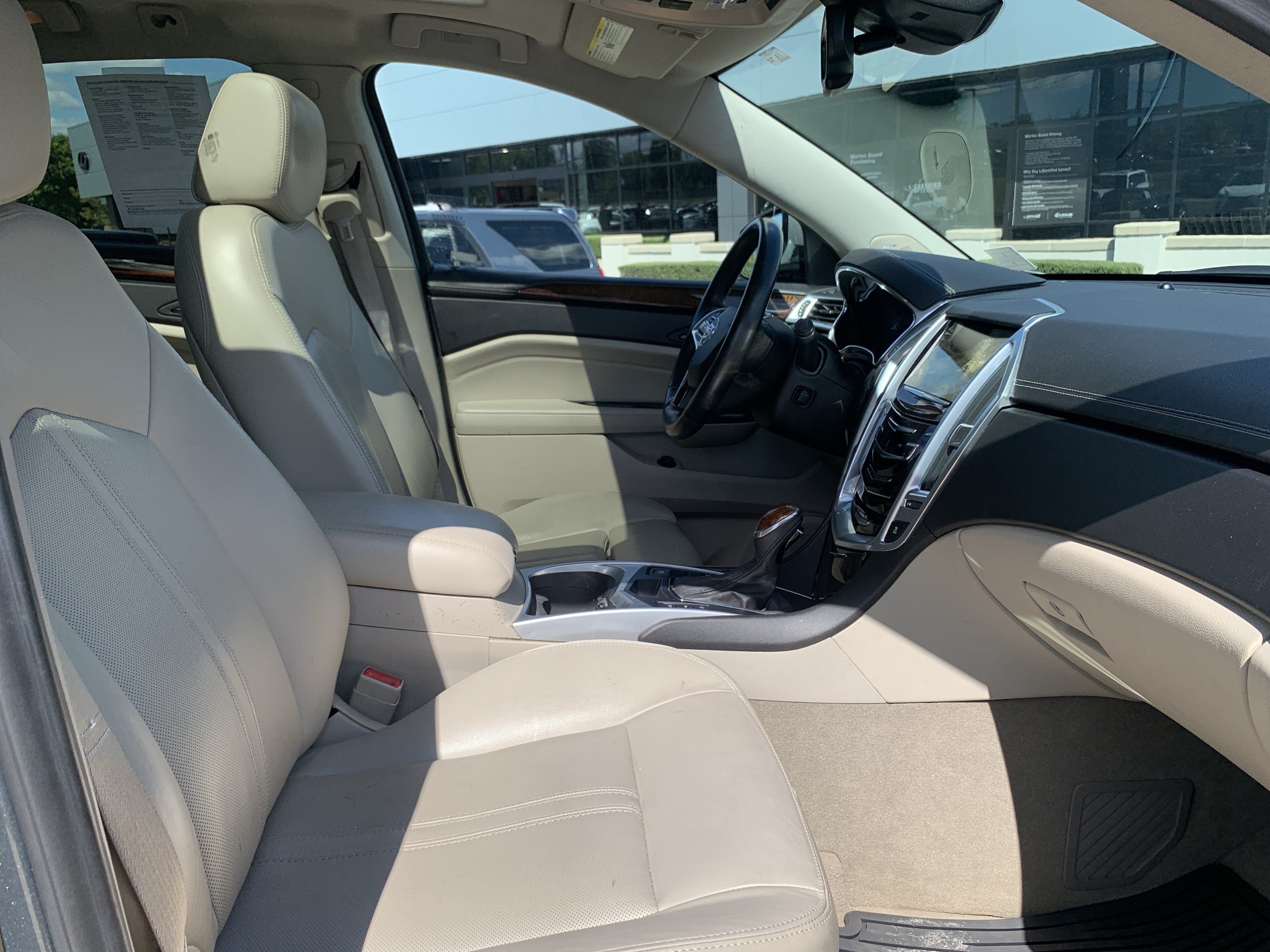 Used 2013 Cadillac SRX Luxury w/ Driver Awareness Package FWD image 31