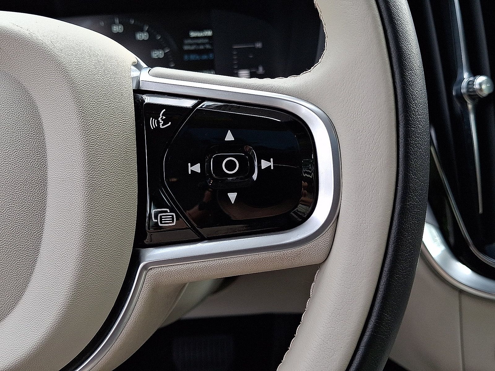Used 2019 Volvo S60 T6 Momentum w/ Premium Package AWD/4WD image 25