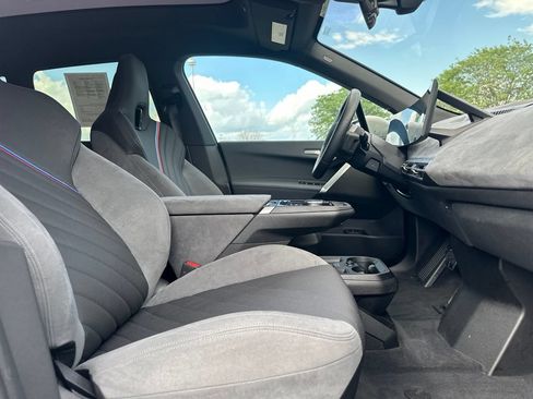 New 2026 BMW iX xDrive60 w/ M Sport Package AWD/4WD image 25