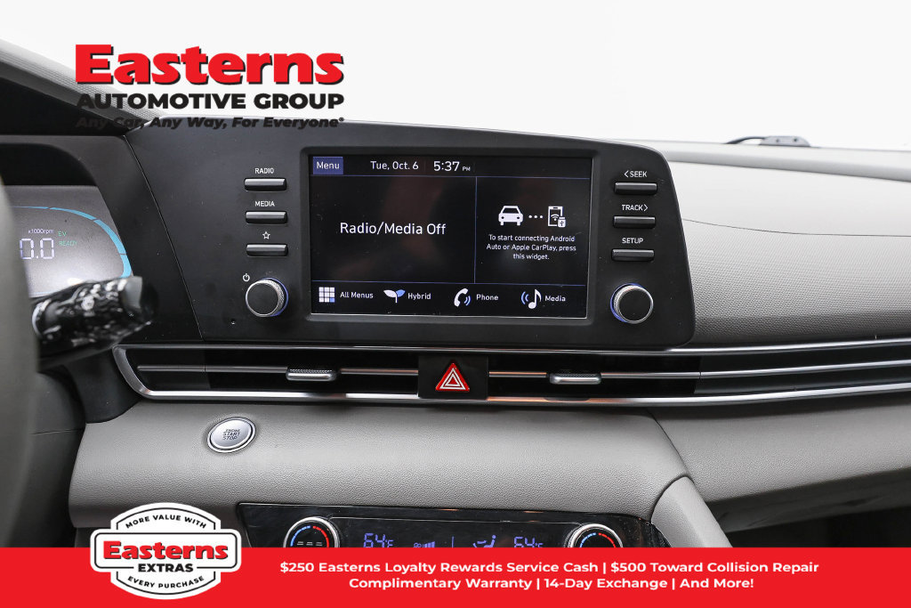 Used 2025 Hyundai Elantra Hybrid FWD image 12