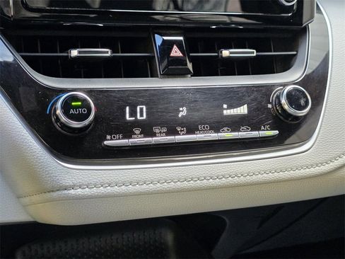 Used 2020 Toyota Corolla SE image 17