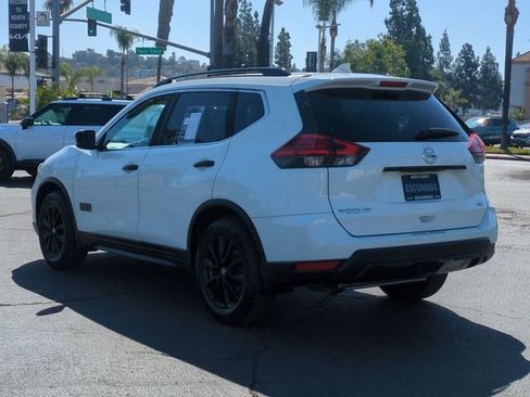 Used 2017 Nissan Rogue SV FWD image 5