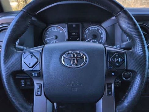 Used 2019 Toyota Tacoma TRD Sport image 22