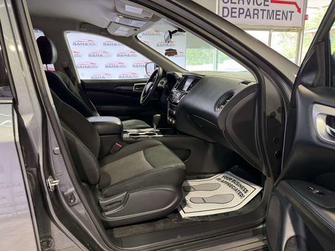 Used 2020 Nissan Pathfinder S image 38