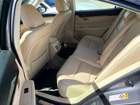 Used 2015 Lexus ES 350 w/ Luxury Package FWD image 7