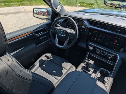 New 2026 GMC Sierra 1500 Denali w/ Technology Package AWD/4WD image 9