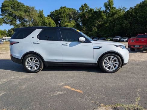 Used 2020 Land Rover Discovery HSE AWD/4WD image 3